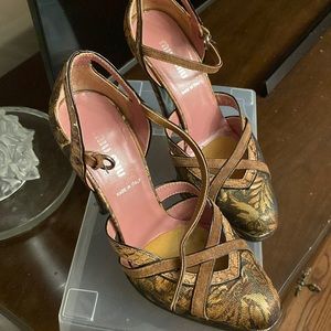Miu Miu pumps gold brown and black on a platform great condition